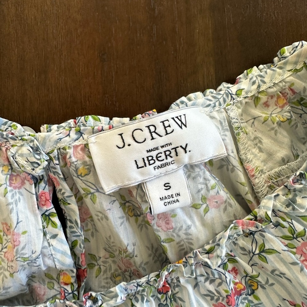 J Crew Ruffle-shoulder top in Liberty® Winding Roses - Picture 3 of 4